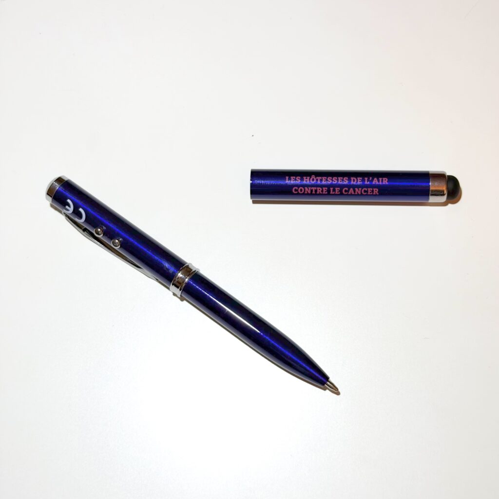 **2026** Stylos / Lampe /Laser bleu OCTOBRE ROSE 2026"